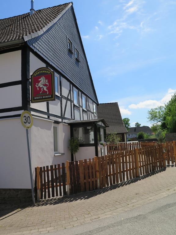 Gaestehaus White Horse Diedersen Coppenbrügge Exteriör bild